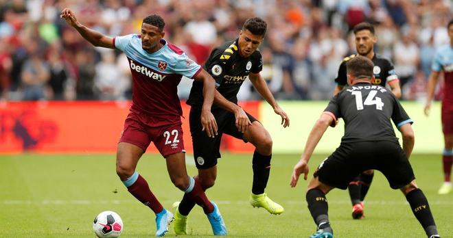 果然！利兹联主场3-1爆冷击败切尔西，利物浦范戴克和萨拉赫下滑