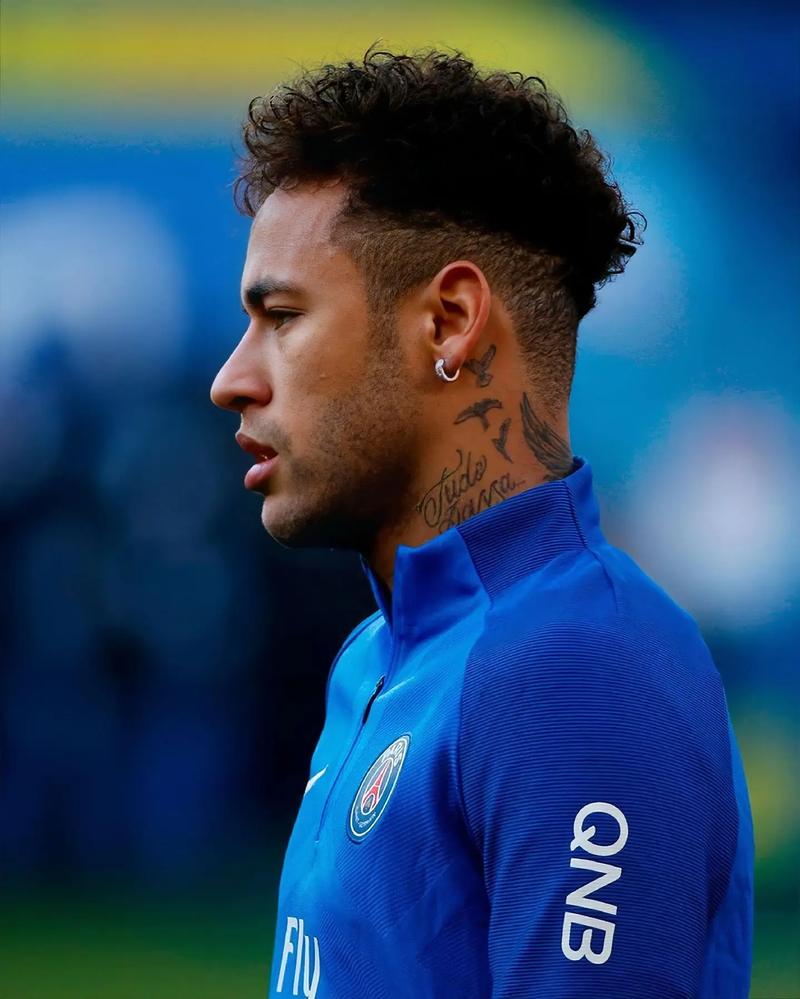 比利时主帅：多库应该努力克制冲动情绪，末轮会战胜对手晋级（比利时主帅：多库需抑制冲动，末轮力克对手晋级）