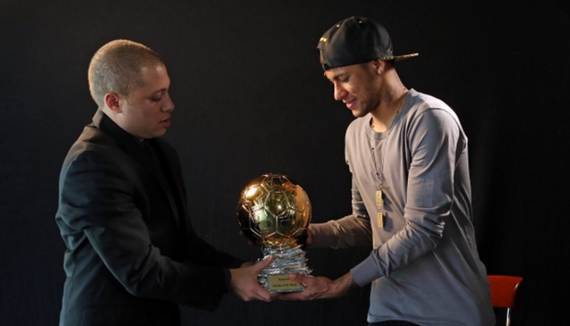 由于C罗被红牌禁赛，绝代双骄皆结束了自己本年度的...