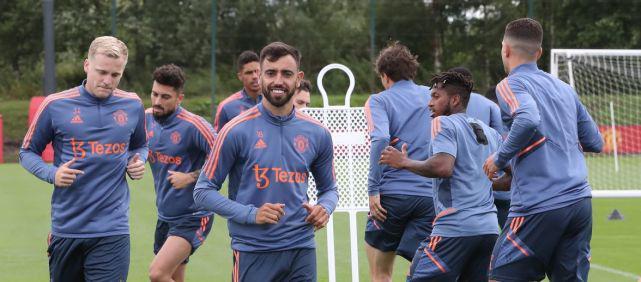 欧冠淘汰赛前瞻：曼城对阵皇家马德里,（欧冠淘汰赛焦点战：曼城迎战皇马）