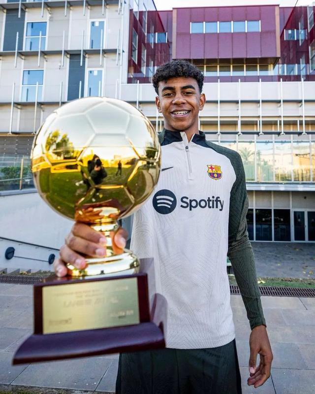 科莫利：已与DV9约定赛季结束再谈续约；冬窗目前还没特别计划