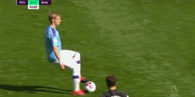 球星任意球脚法惊艳亮相