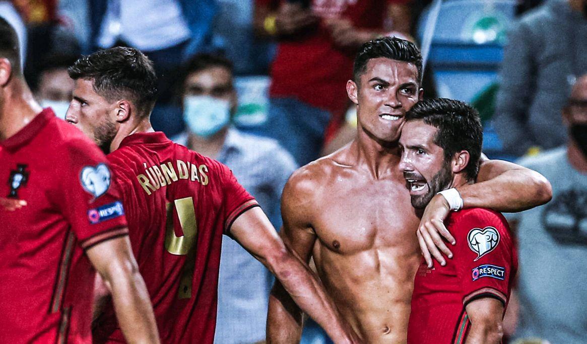 拜仁官方：穆西亚拉今天完成了部分单独训练