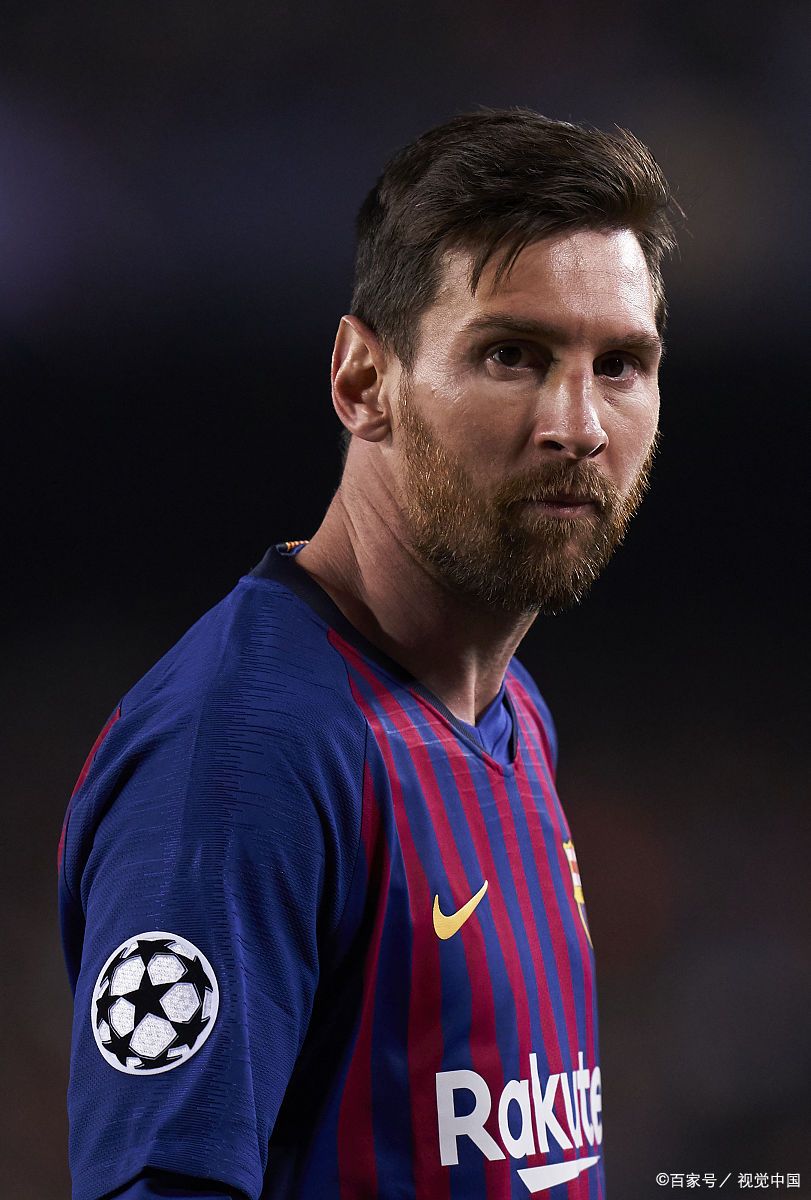 湖人詹姆斯关键三分带队取胜太阳