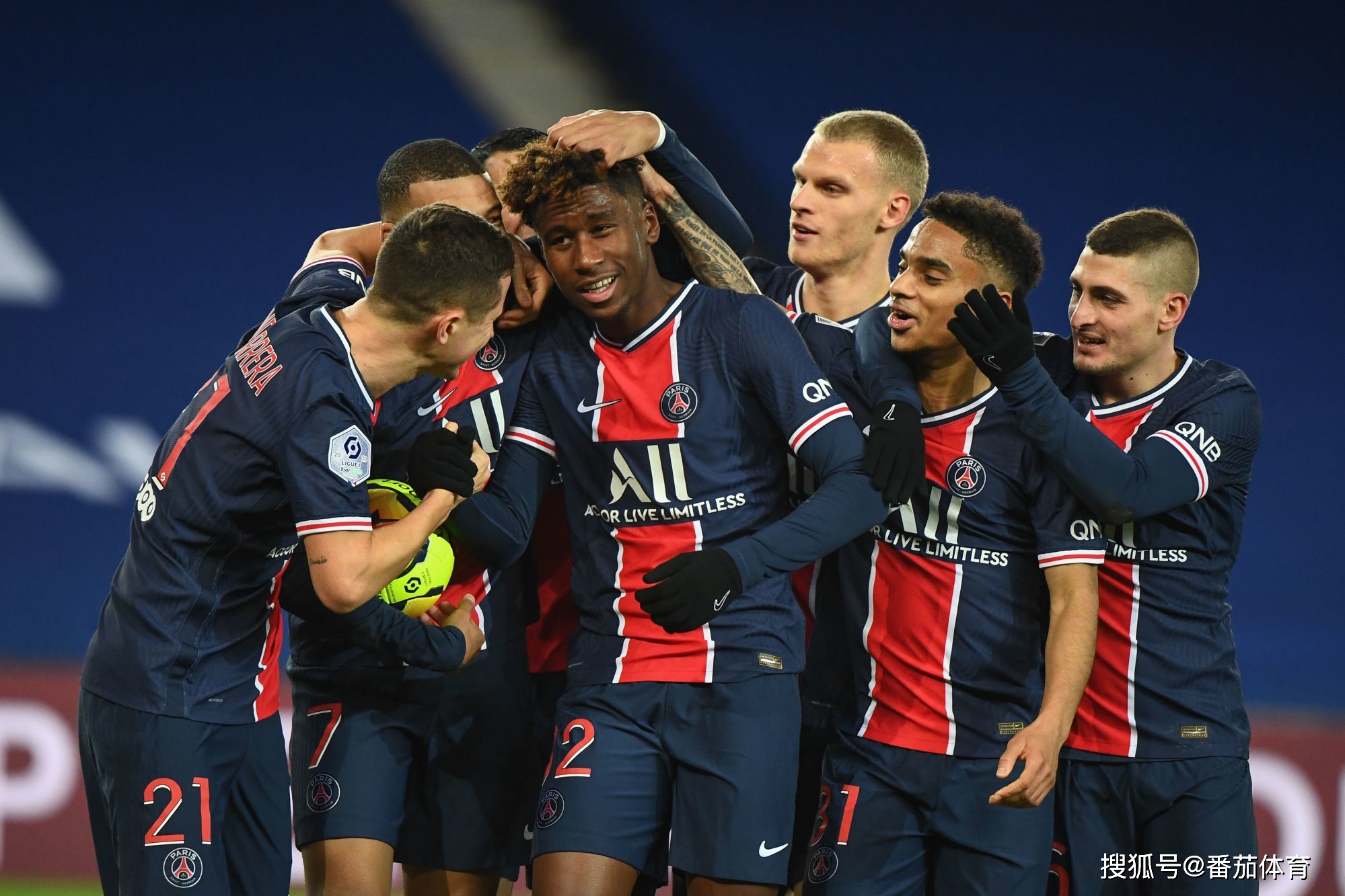 30号再续，弗林蓬社媒展示利物浦新赛季球衣