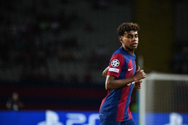 世欧预战报：奥亚萨瓦尔双响，西班牙4-0格鲁吉亚基本锁定出线（西班牙4-0格鲁吉亚，奥亚萨瓦尔双响：欧预赛出线基本到手）