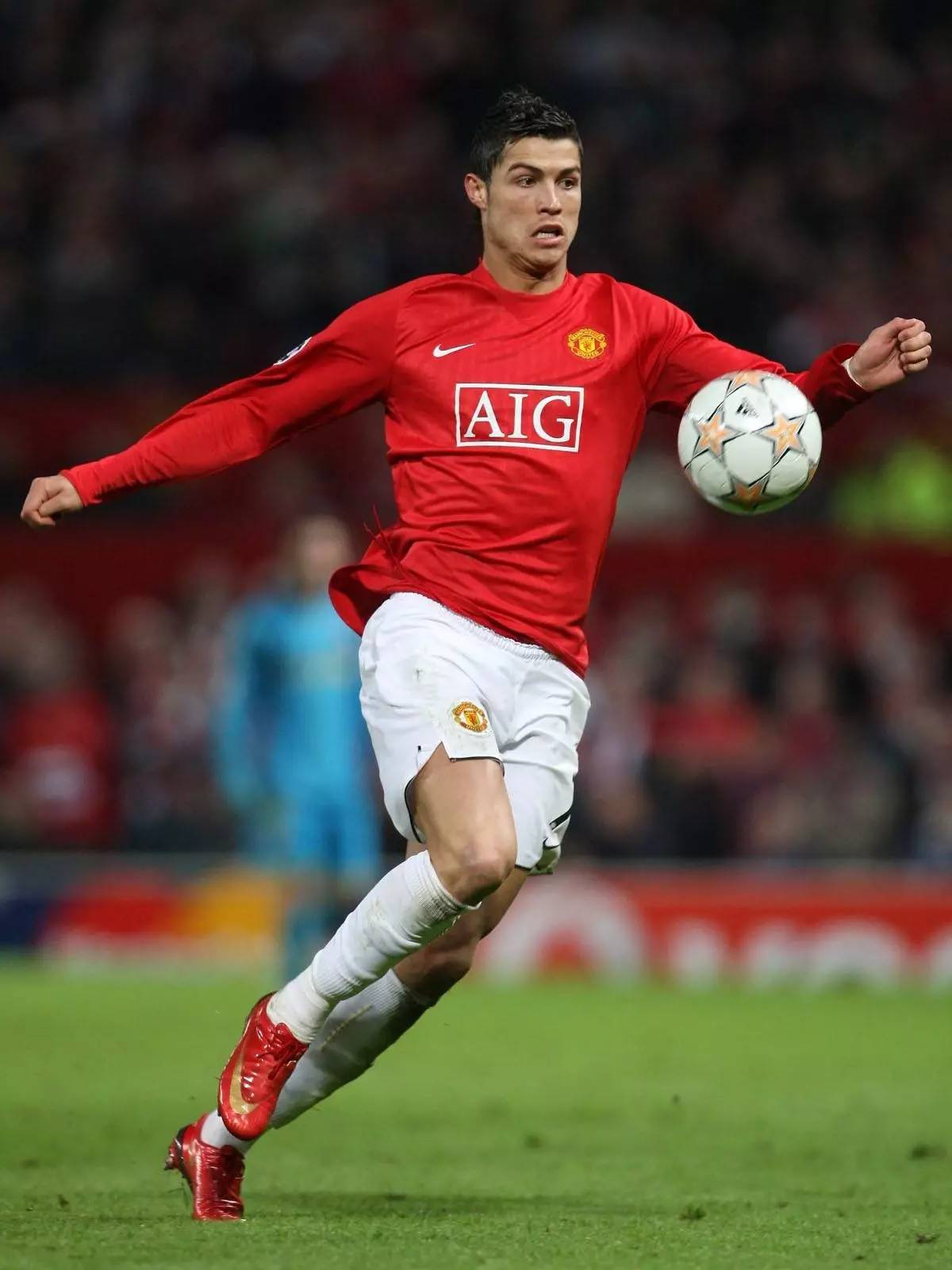 蒂亚戈：若瓜帅的足球是控制中的秩序，渣叔则是混乱中的自信（蒂亚戈：瓜迪奥拉的足球讲究控制与秩序，克洛普则在混乱中更显自信）