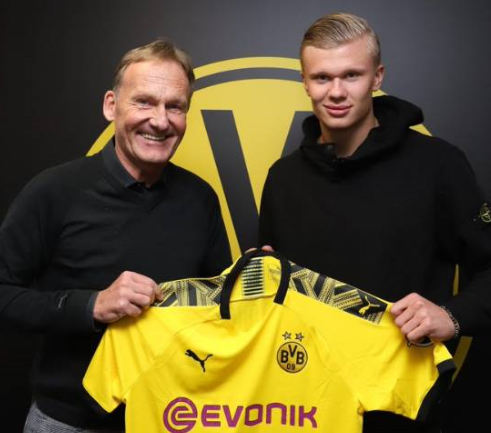 老佛爷：特瓦斯的薪水是英超主席的六倍，现在是时候清算他了（老佛爷：特瓦斯收入是英超主席的6倍，是时候跟他算账了）