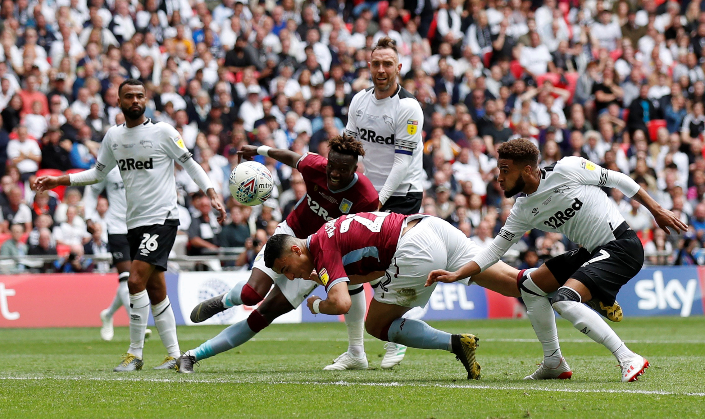 穆斯塔菲：阿森纳的灵活性使其很难突破，定位球很有威胁