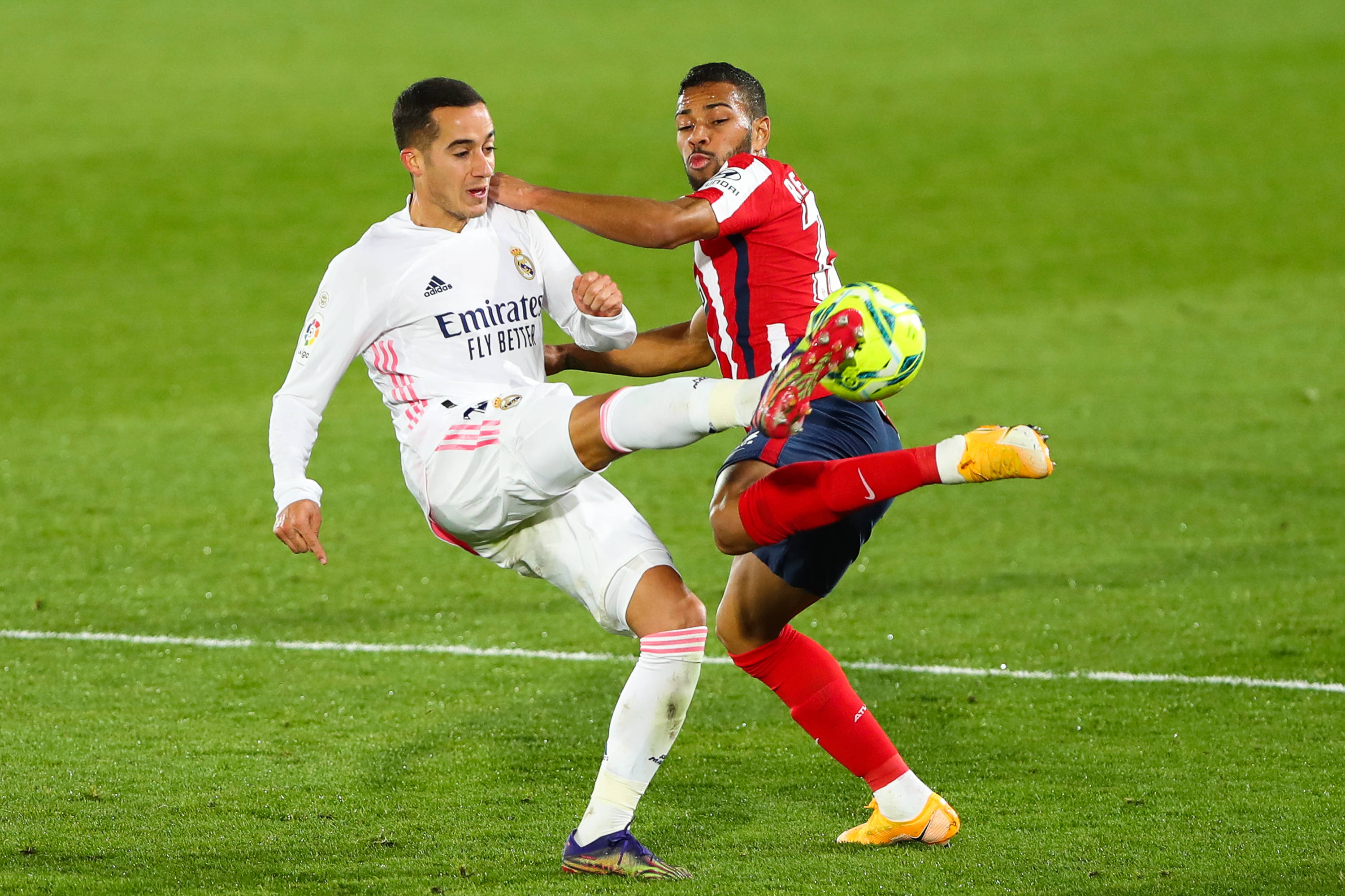 曼联拒放齐尔克泽，罗马米兰冬窗计划受挫（曼联叫停齐尔克泽转会，罗马与米兰冬窗引援受挫）