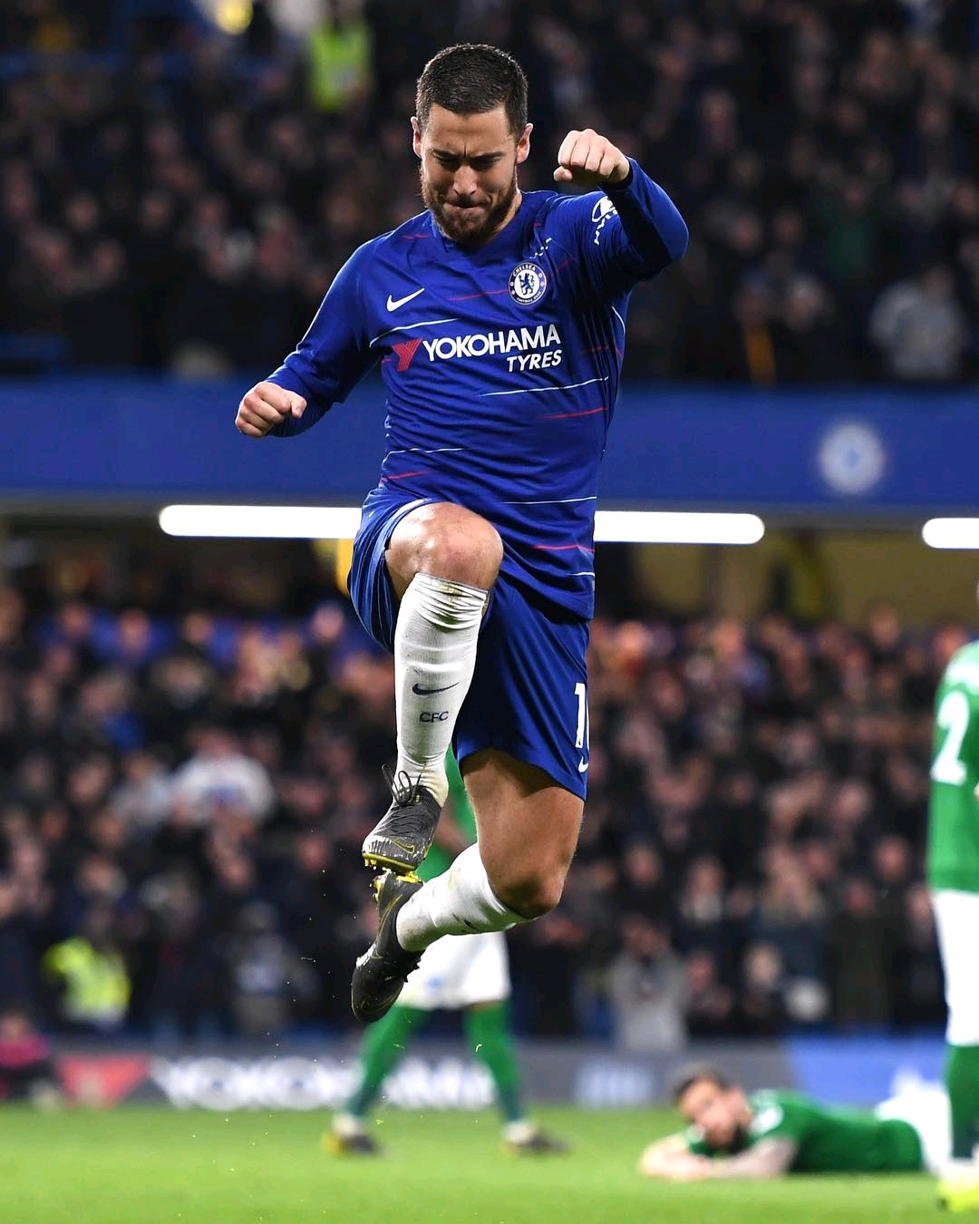 足球中超裁判误判引争议，官方深夜发布说明