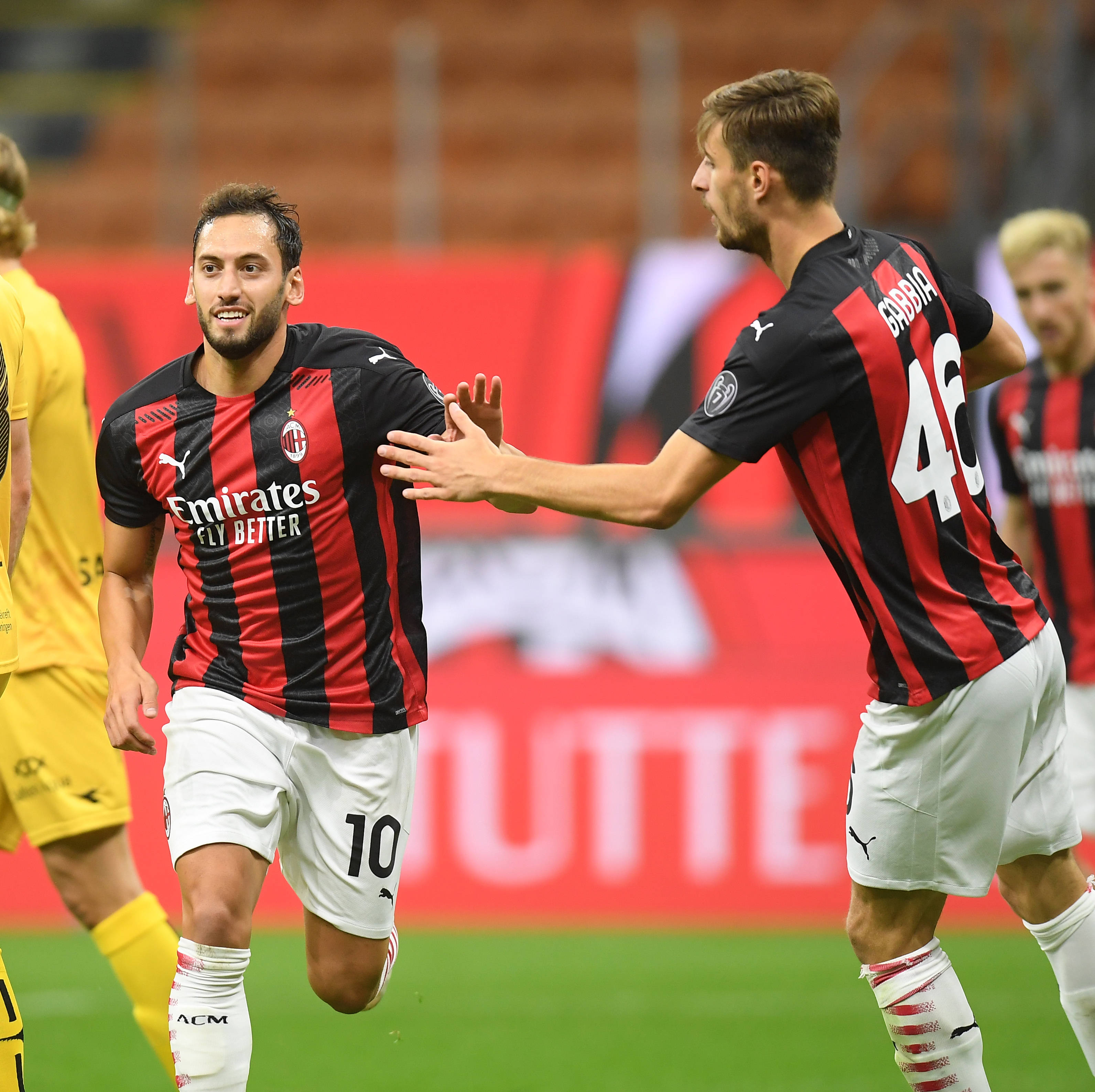 孔帕尼：凯恩和对手的手臂位置几乎一样，这种情况不该判点球